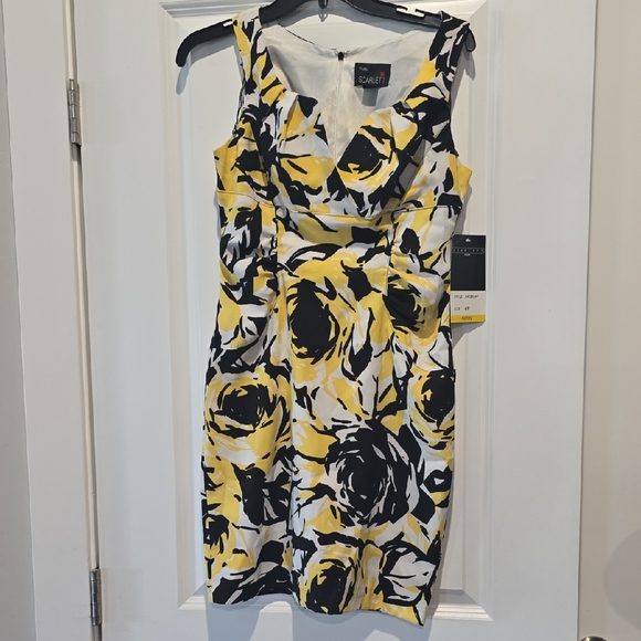 Scarlett Dresses & Skirts - Sharagano Black and Yellow Floral Mini Dress